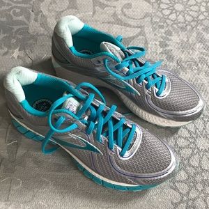 Brand new Brooks Adrenaline GTS 16